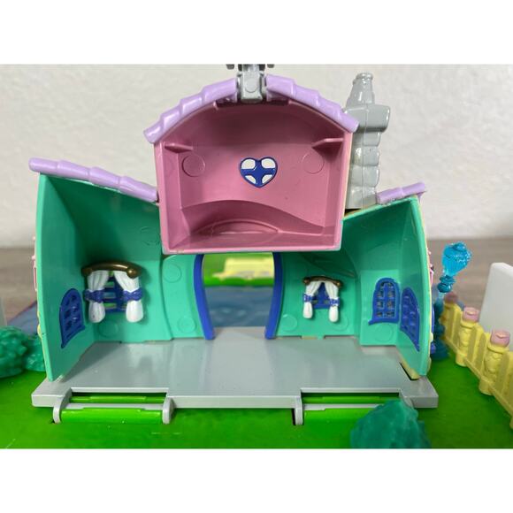 Disney Minnie Mouse Foldout Playset Book Pink Yellow Pop-Up Toy Travel Case - Picture 12 of 12